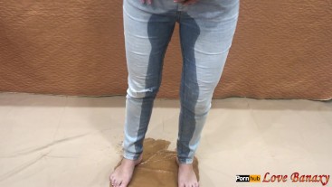Barefoot Jeans Pussy - Piss in Jeans and Stuffing Wet Panties Inside Pussy, Masturbating |  Modelhub.com