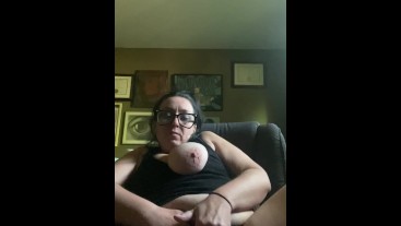 Goth MILF sneaks a pussy rub and finger in office