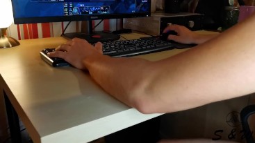 My Girlfriend Voted On Handjob Instead Of League Of Legends