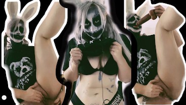 Hardcore Heavy-Metal Bunny rides her vibrator and fucks herself up against a wall (spanking)
