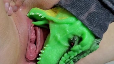 Dino Pussy Licker #4
