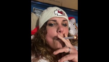 Secret Squirting and Smoking🤫😈😉 OF @MalloryKnox37