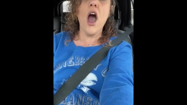 Horny Milf Cums Driving! justfor.fans/malloryknox37