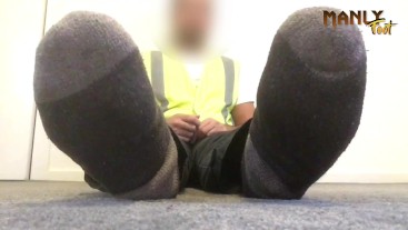 CUM HOME FROM WORK - IN A RUSH TO RELEASE - CUM FEET SOCKS SERIES - MANLYFOOT 💦 🧦