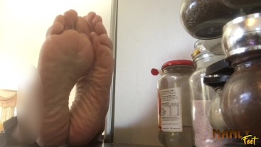 COOKING WITH ME - SPAGHETTI- CUM FEET SOCKS SERIES - MANLYFOOT 💦 🦶🍝 👨‍🍳