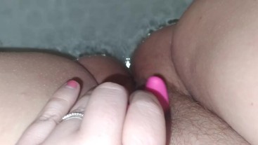 Playing with my clit in the tub moaning 5/28/2022