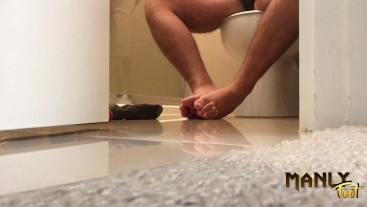 MUMS NOT HOME - YOU CATCH STEP DAD MASTURBATING - WHAT’S YOUR NEXT MOVE - MANLYFOOT- STEP DAD’S FEET